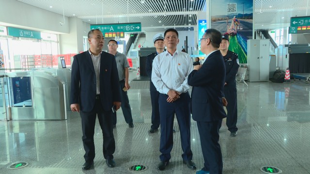 0110春运首日镇领导督导_2020-01-10_15-42-50.jpg