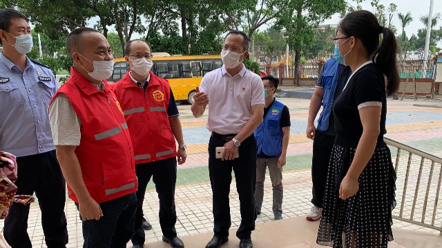 0526党建引领推动常态化疫情防控主题党日_2020-05-26_15-58-01.jpg