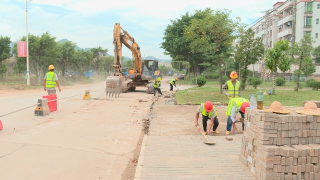 1015镇村两级道路整治启动_2020-10-15_17-04-46.jpg